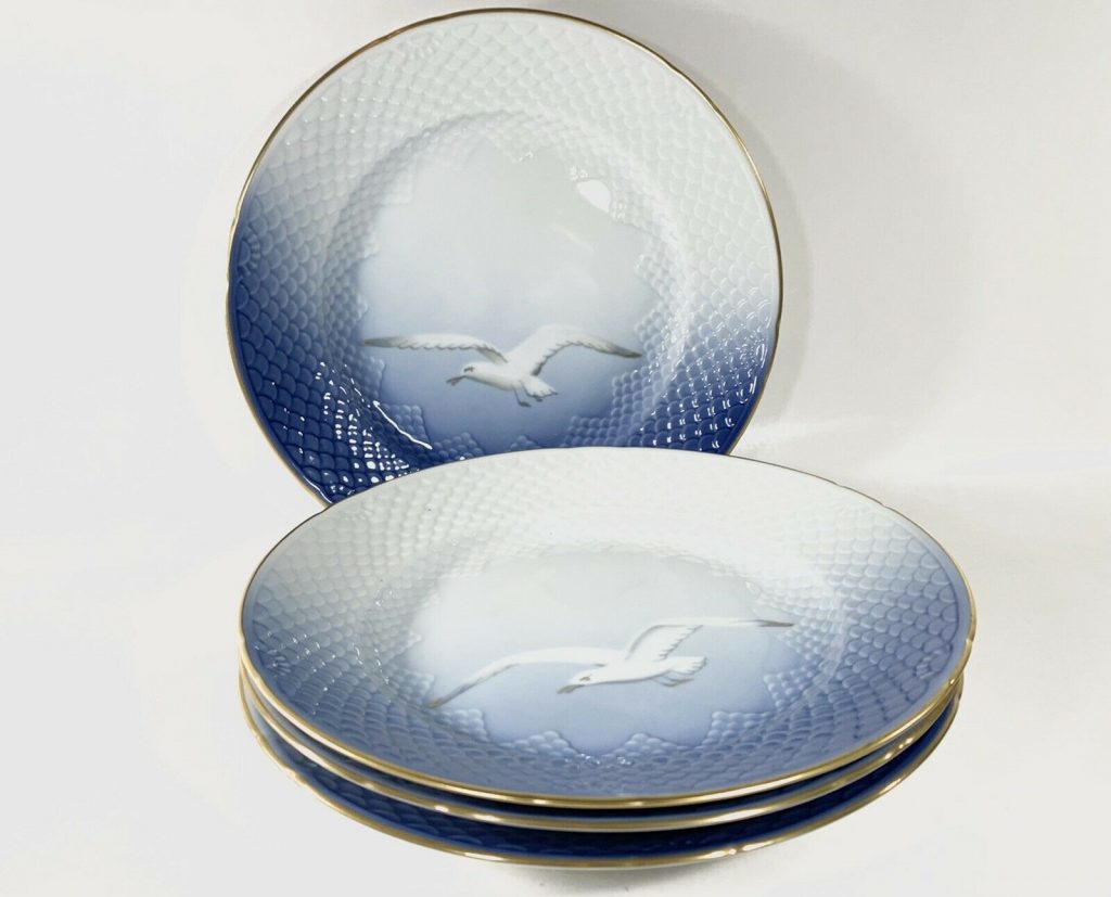 4x Bing & Grondahl Copenhagen Seagull Gold Rim Lunch Plates 32