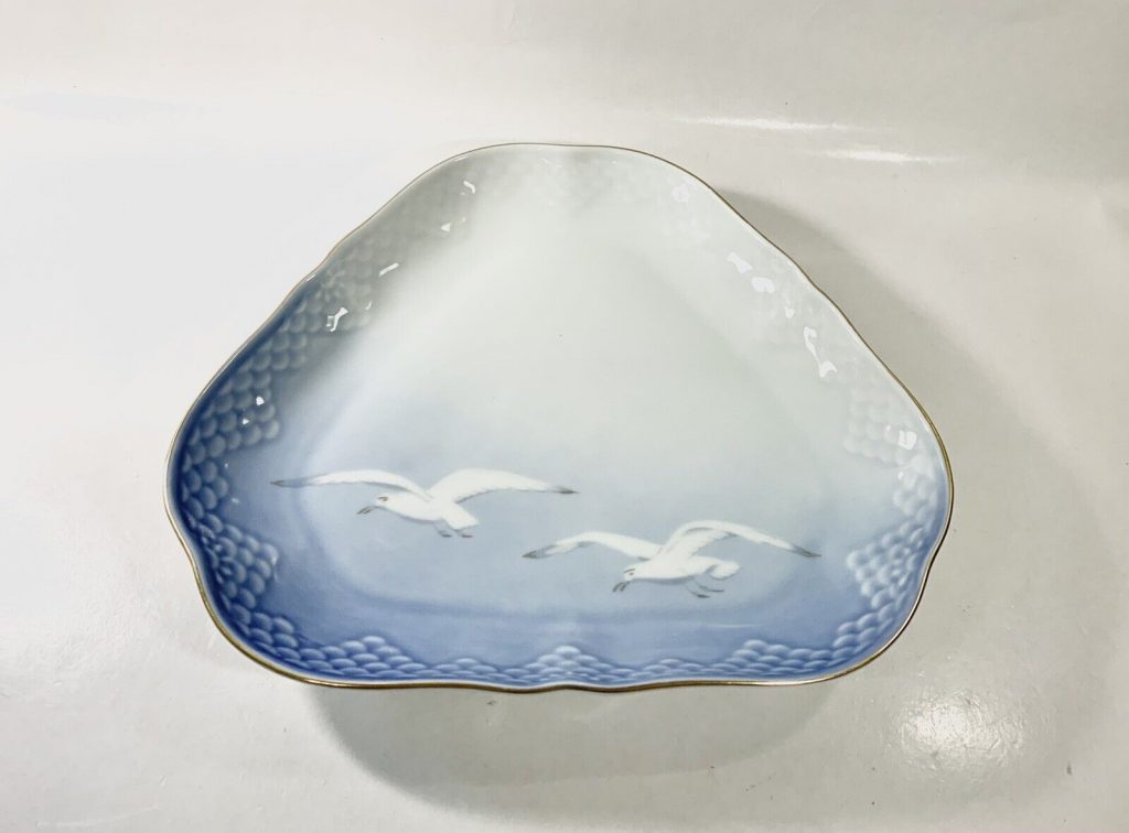 Bing & Grondahl Copenhagen Seagull Gold Rim Square Dish Serving Plate 354