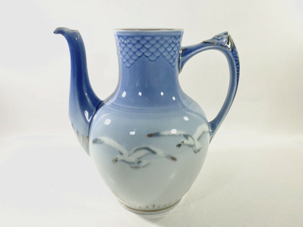 Bing & Grondahl Copenhagen Seagull Gold Rim Coffee Pot 301 No lid