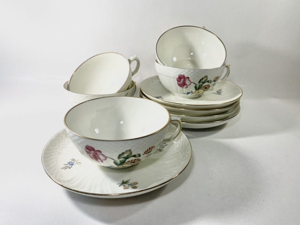 5x Royal Copenhagen Frijsenborg Tea Cups & Saucers 1551