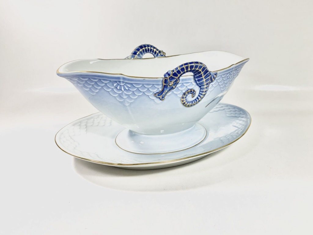 Bing & Grondahl Copenhagen Seagull Gold Rim Gravy Boat