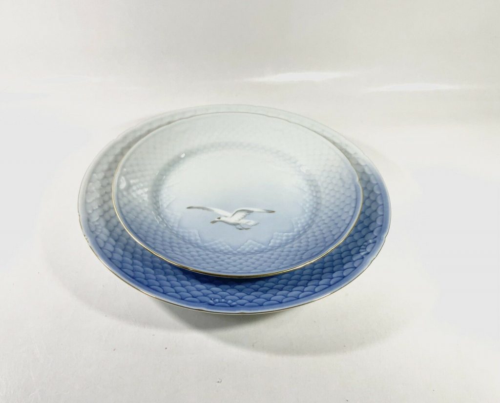 2x Bing & Grondahl Copenhagen Seagull Gold Rim Lunch Plate 326 & Dessert Plate