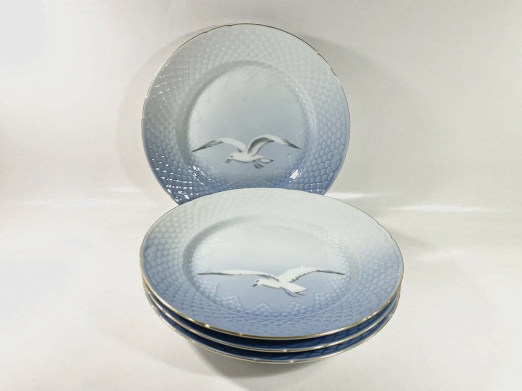 4x Bing & Grondahl Copenhagen Seagull Gold Rim Lunch Plates 26