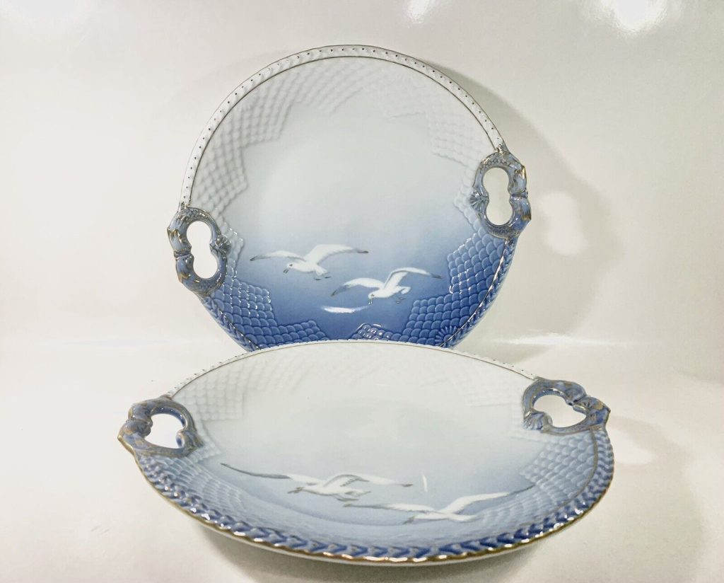 2x Bing & Grondahl Copenhagen Seagull Gold Rim 304 and 422 Handled Cake Plates