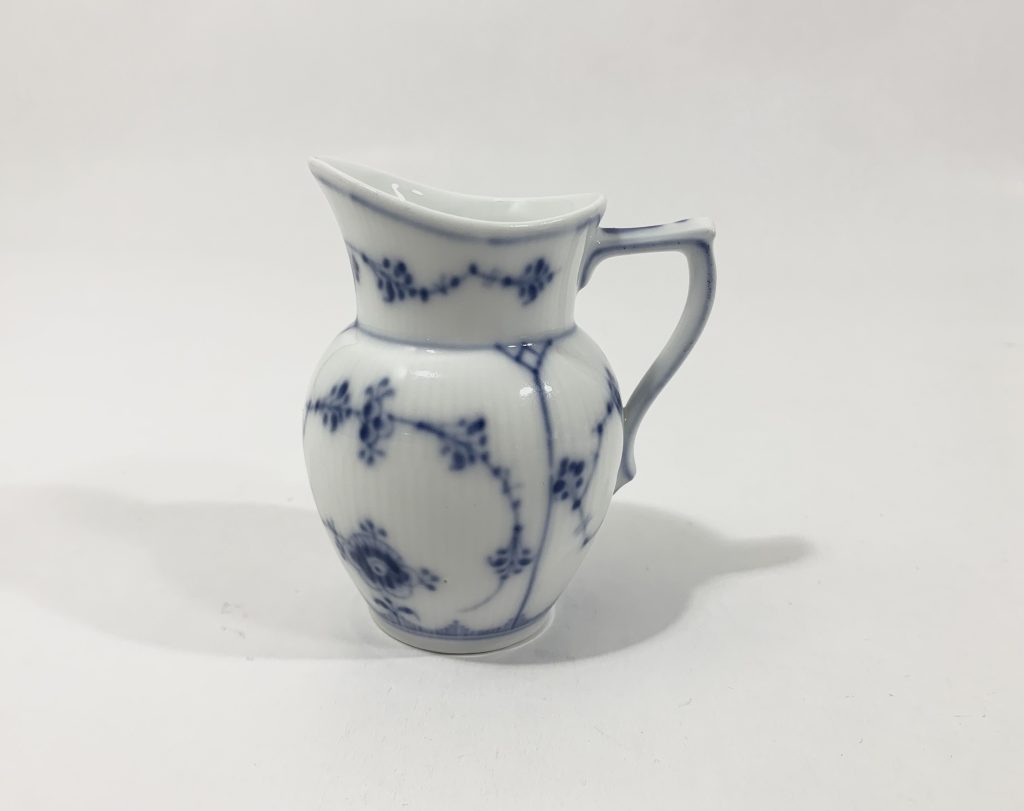 Royal Copenhagen Blue Fluted Plain 60 Creamer Old 1889 – 1922