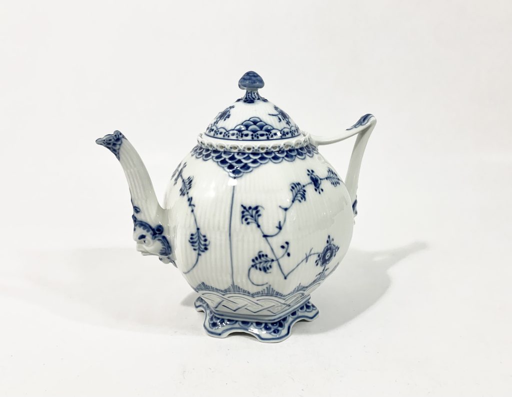 Royal Copenhagen Blue Fluted Full Lace 1119 Tea Pot
