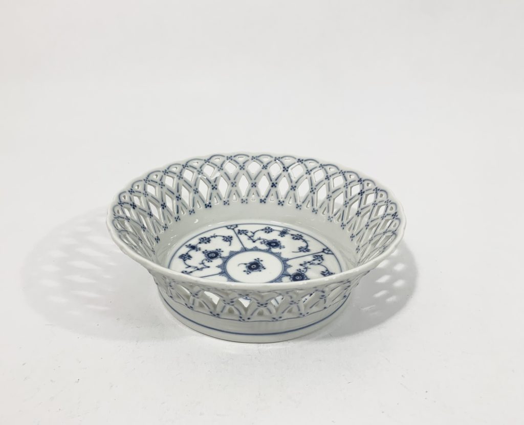 Royal Copenhagen Blue Fluted Full Lace 1054 Fruit Bowl 18,5 cm