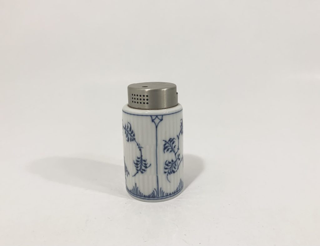 Royal Copenhagen Blue Fluted Plain 2319 Rare Lighter CRACK