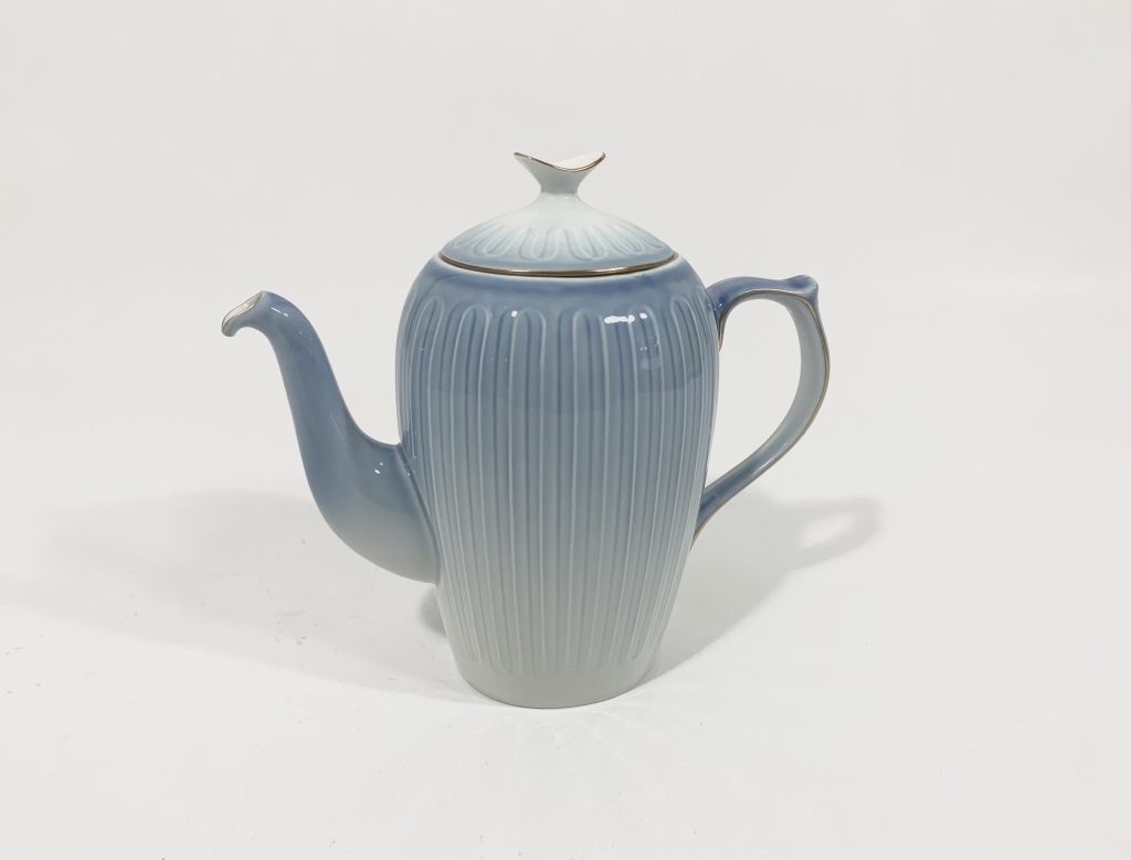 Bing & Grondahl Ballerina 301 Gold Rim Coffee Pot Pitcher