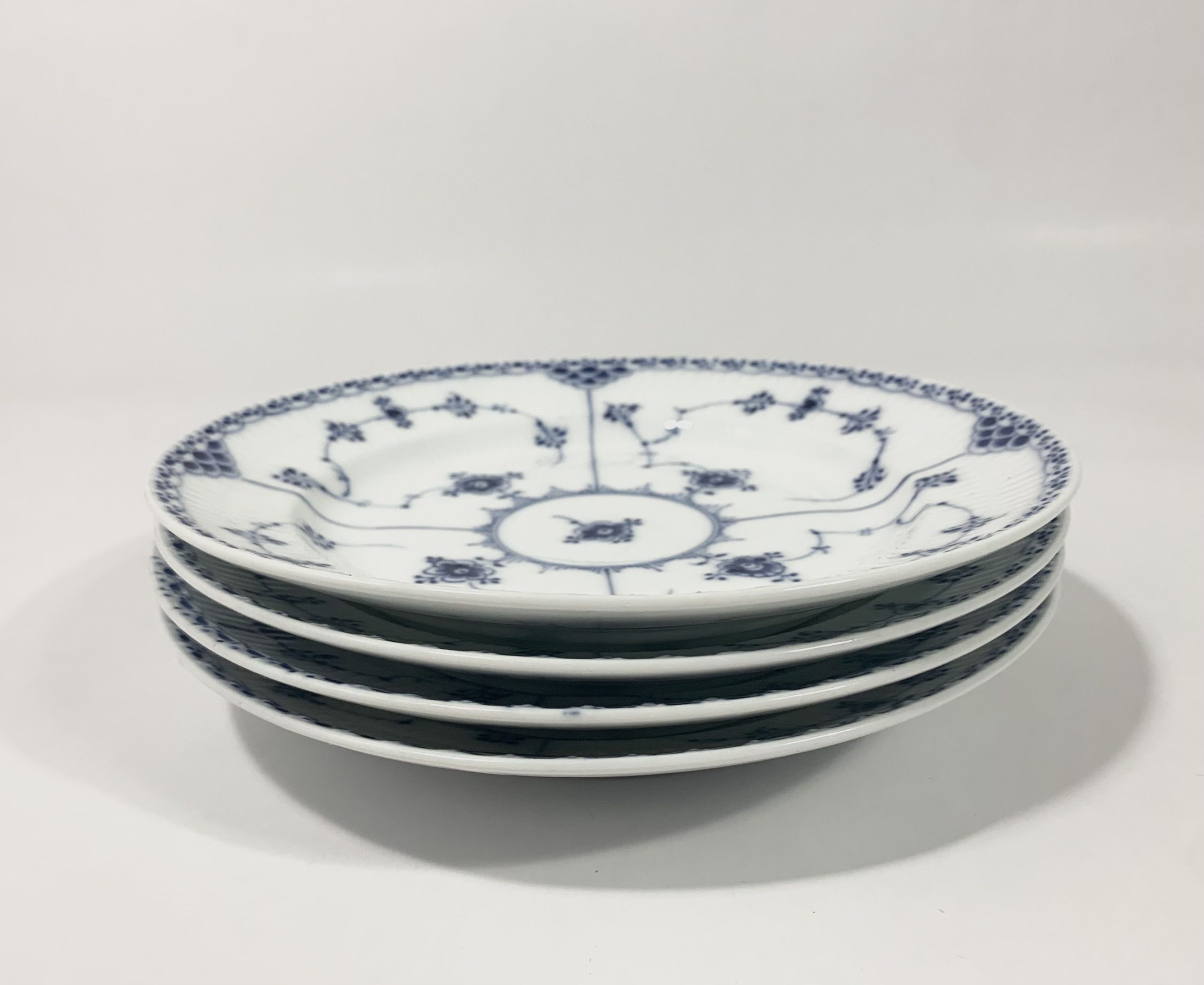 4x Royal Copenhagen Blue Fluted Half Lace 572 Luncheon Plates 22 cm 1939
