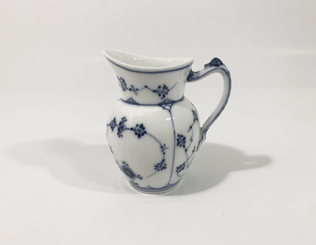 Royal Copenhagen Blue Fluted Plain 61 Creamer 1889 – 1922