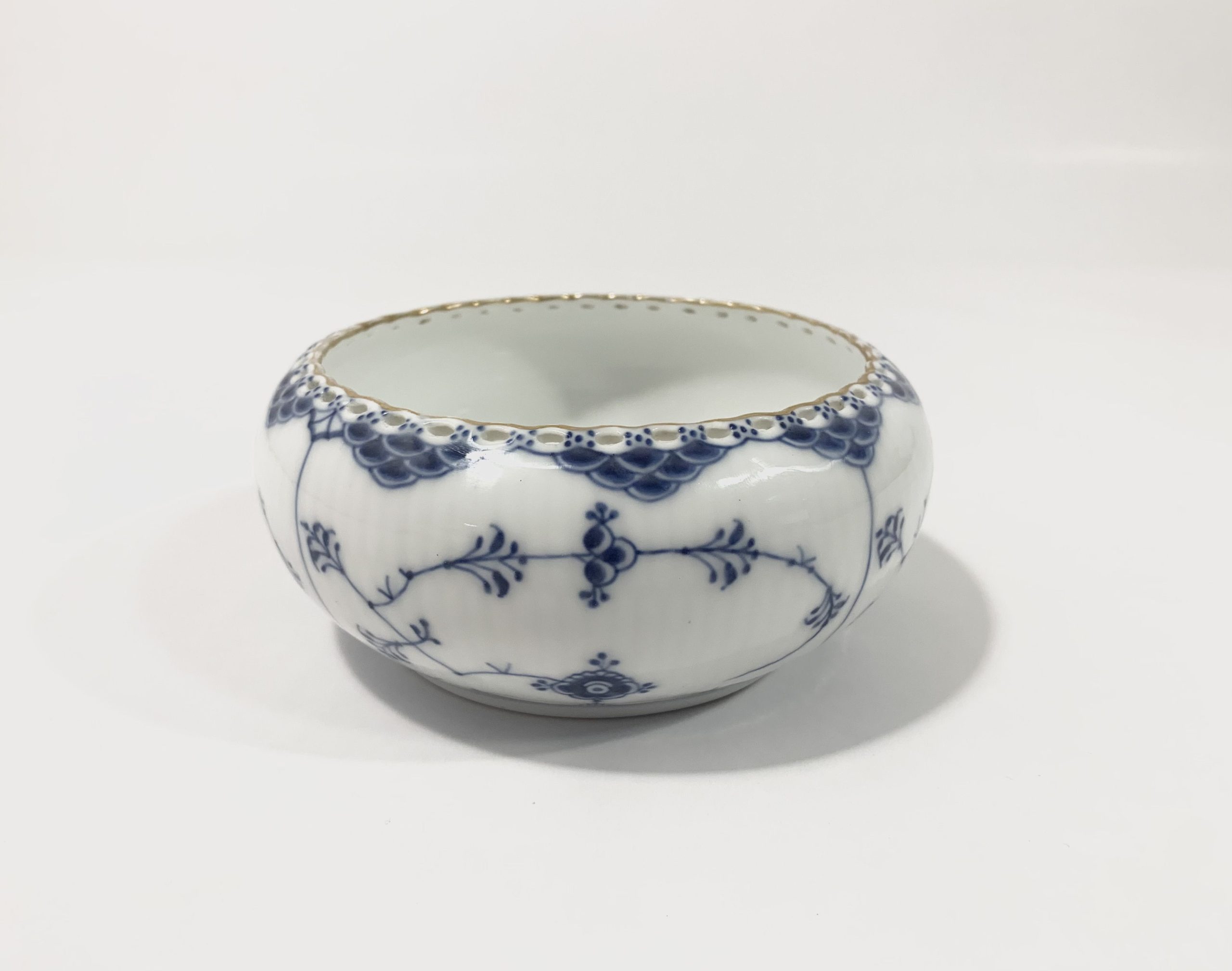 Royal Copenhagen Blue Fluted Full Lace 1183 Bowl Gold Trim 1923- 1934