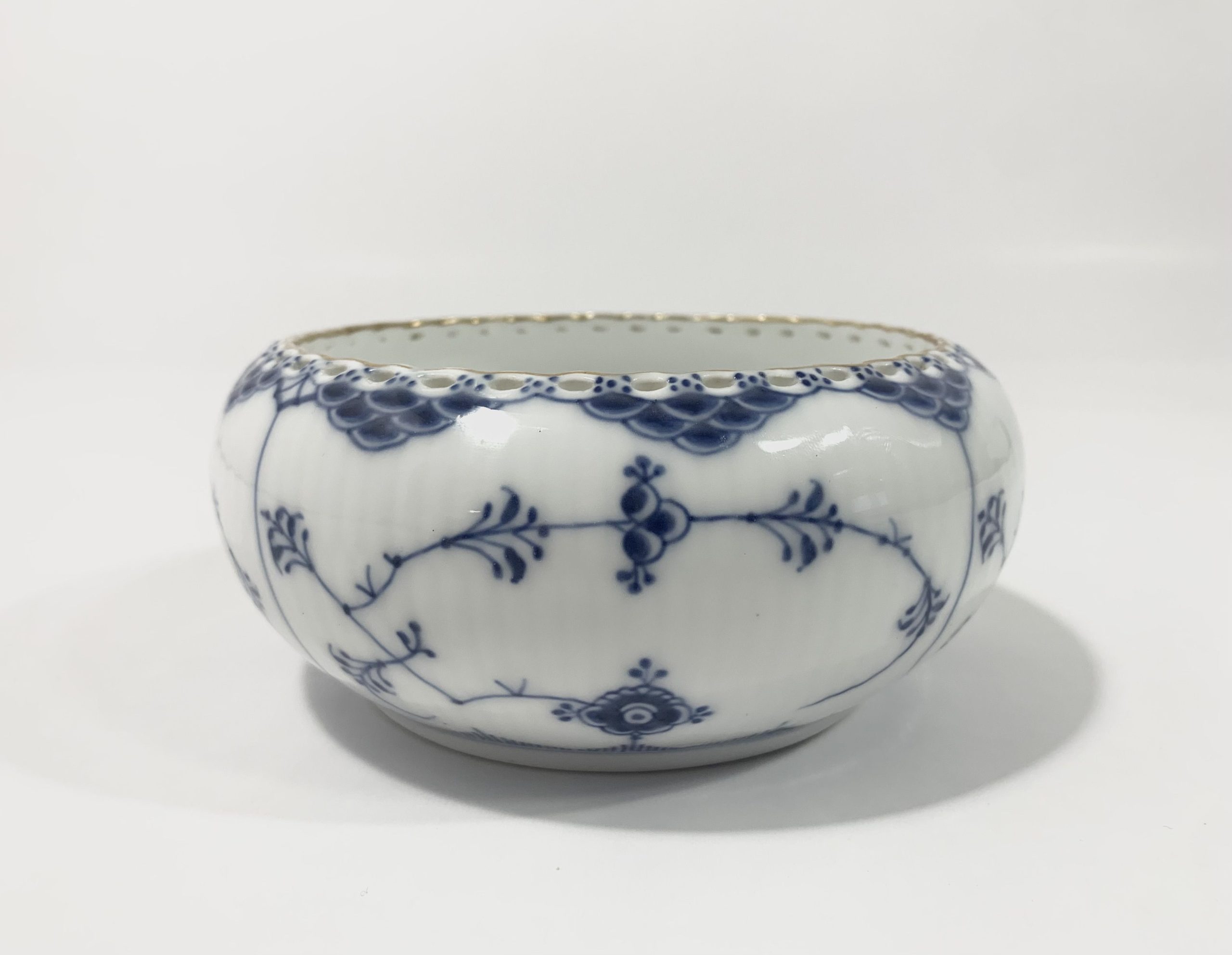 Royal Copenhagen Blue Fluted Full Lace 1183 Bowl Gold Trim 1923- 1934