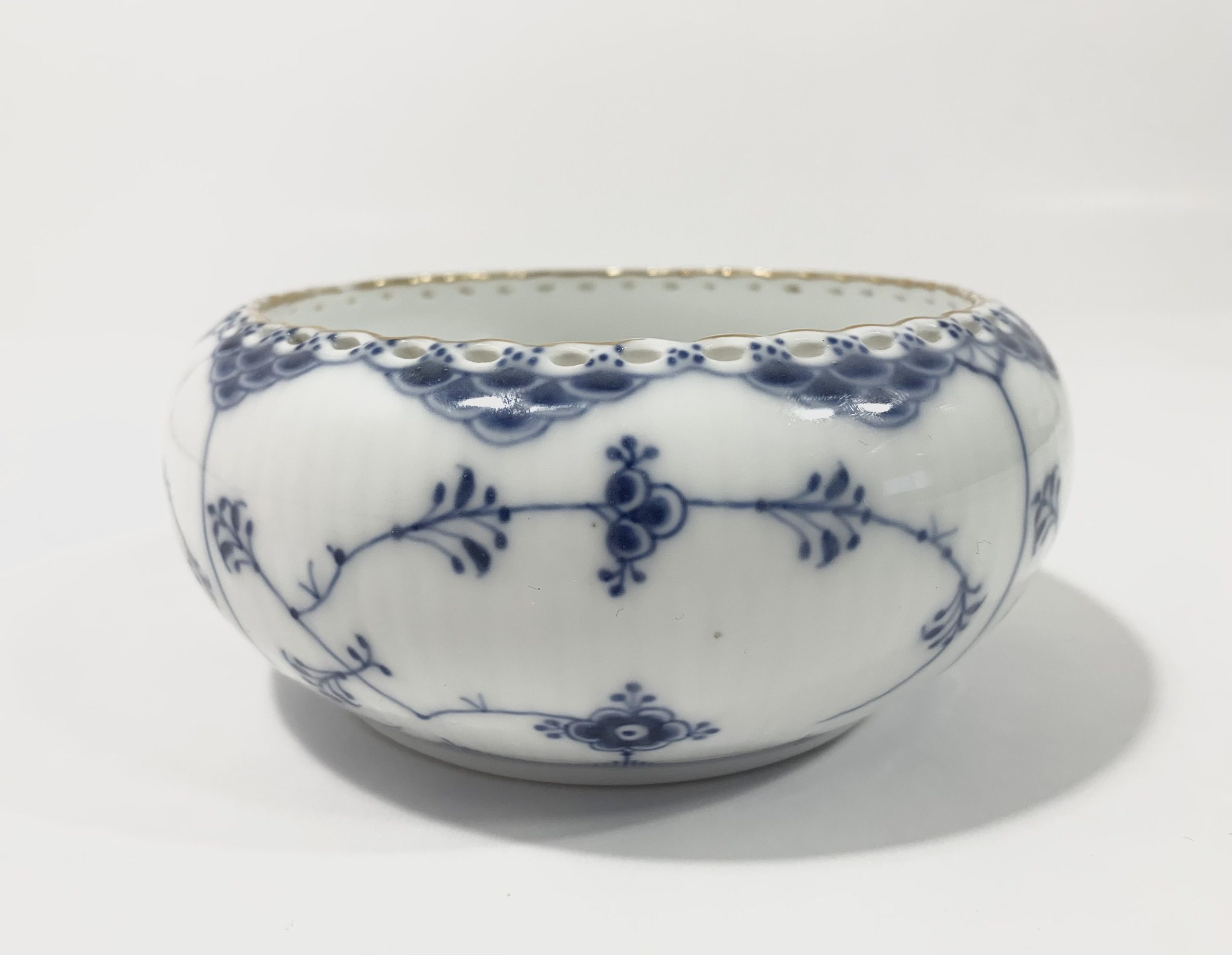 Royal Copenhagen Blue Fluted Full Lace 1183 Bowl Gold Trim 1923- 1934