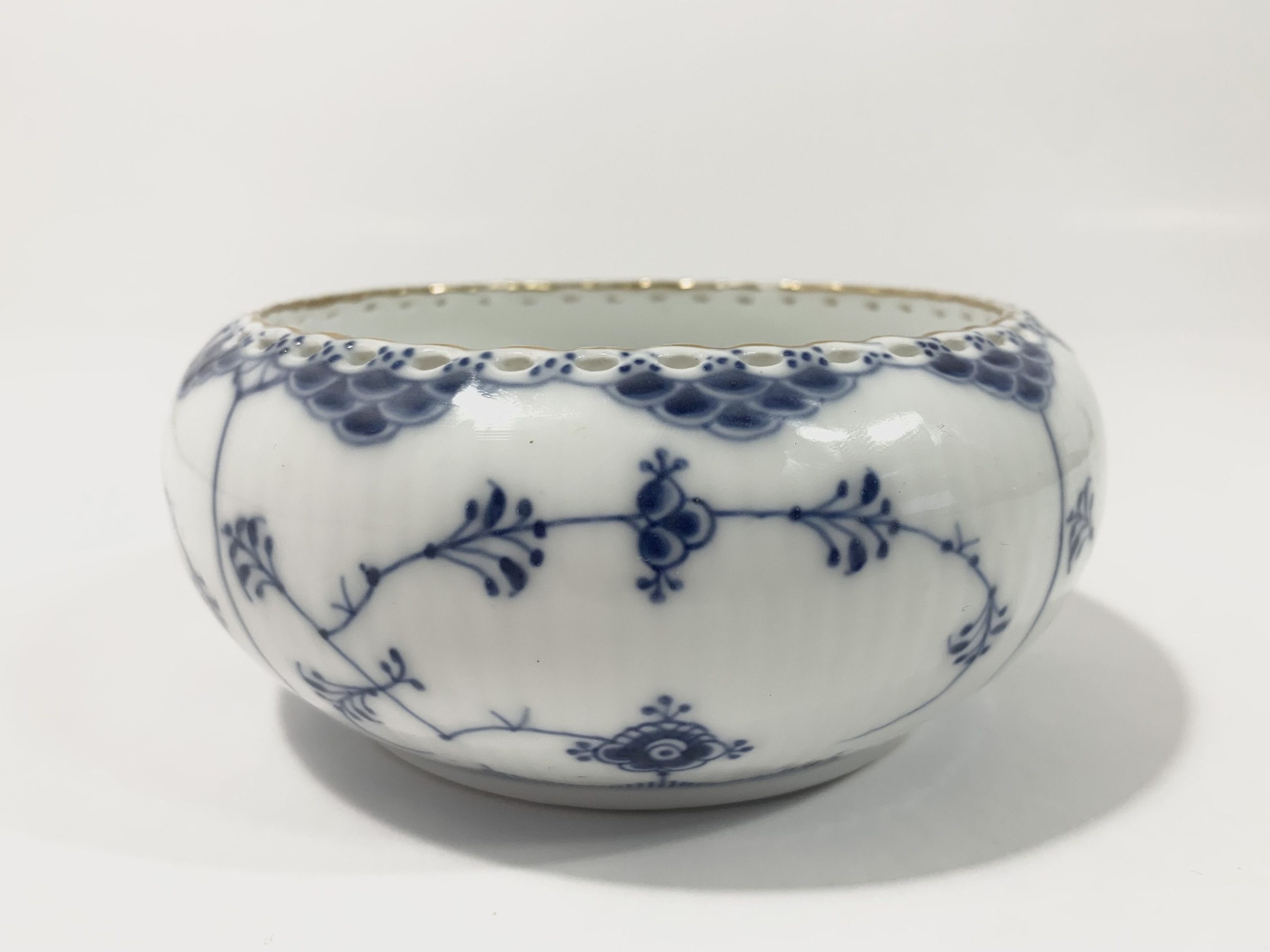 Royal Copenhagen Blue Fluted Full Lace 1183 Bowl Gold Trim 1923- 1934