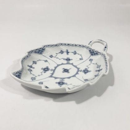 Royal Copenhagen Blue Fluted Half Lace 548 Leaf Bowl 23 cm 1923 - 1934