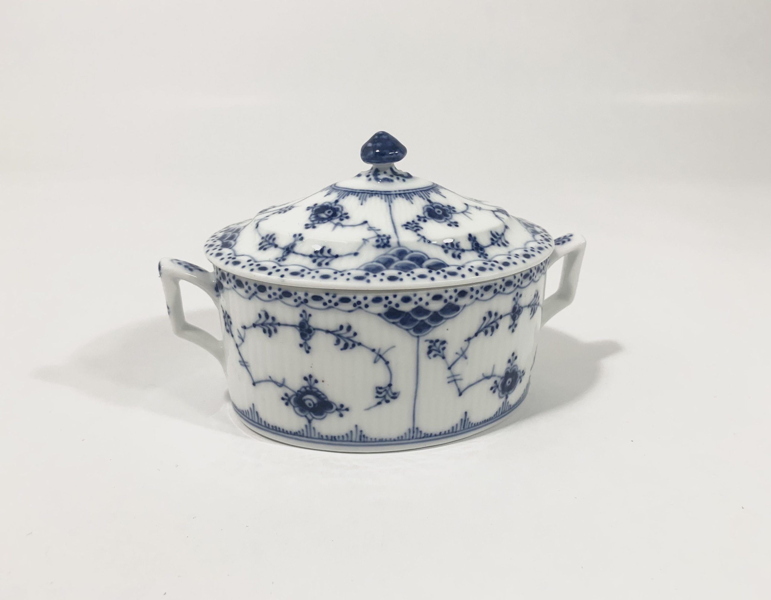 Rare Royal Copenhagen Blue Fluted Half Lace 685 Sugar Bowl 1923- 1934