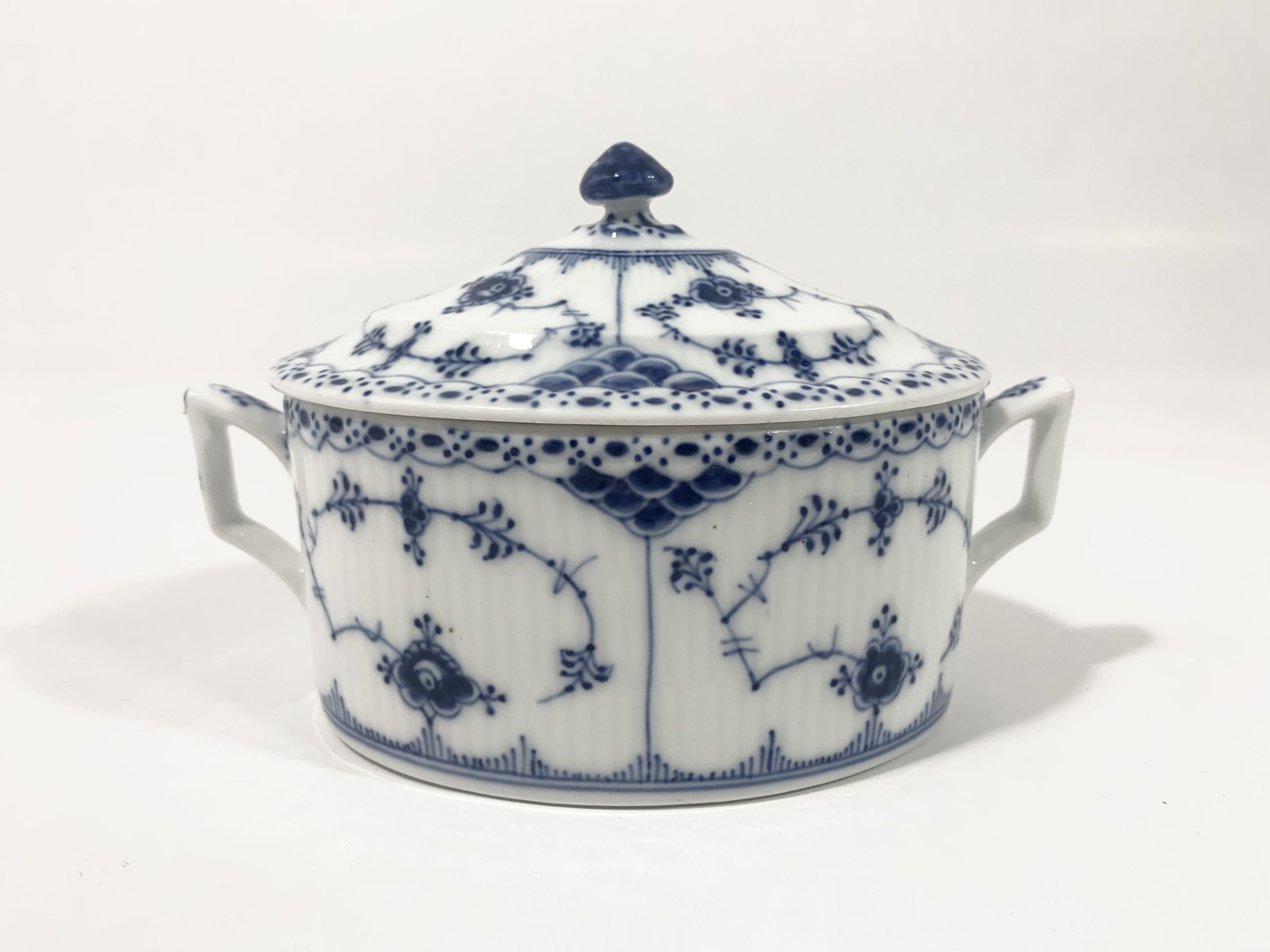Rare Royal Copenhagen Blue Fluted Half Lace 685 Sugar Bowl 1923- 1934