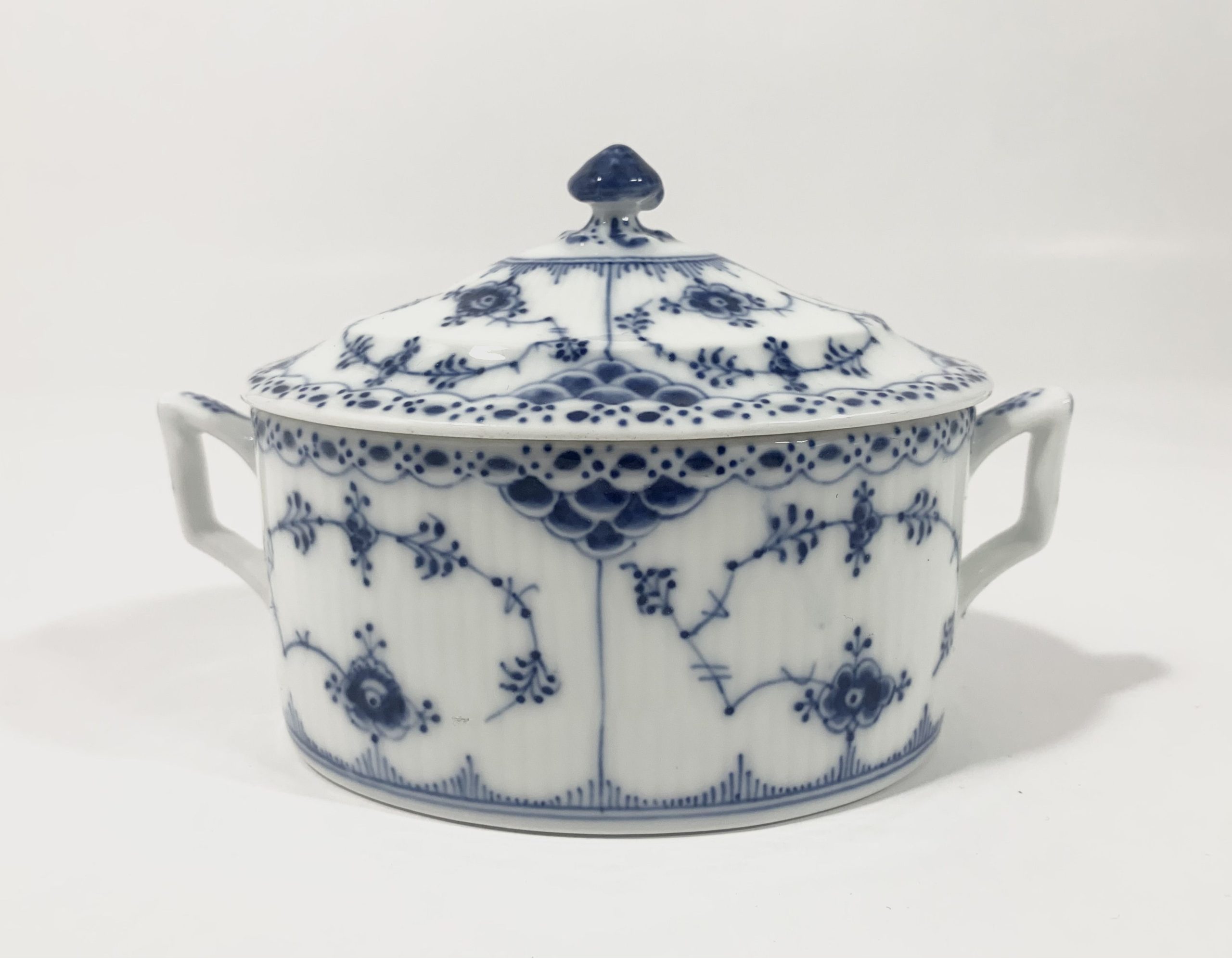 Rare Royal Copenhagen Blue Fluted Half Lace 685 Sugar Bowl 1923- 1934
