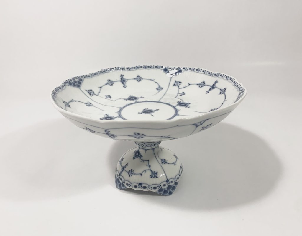Royal Copenhagen Blue Fluted Half Lace 710 Cake Stand Bowl Chipped