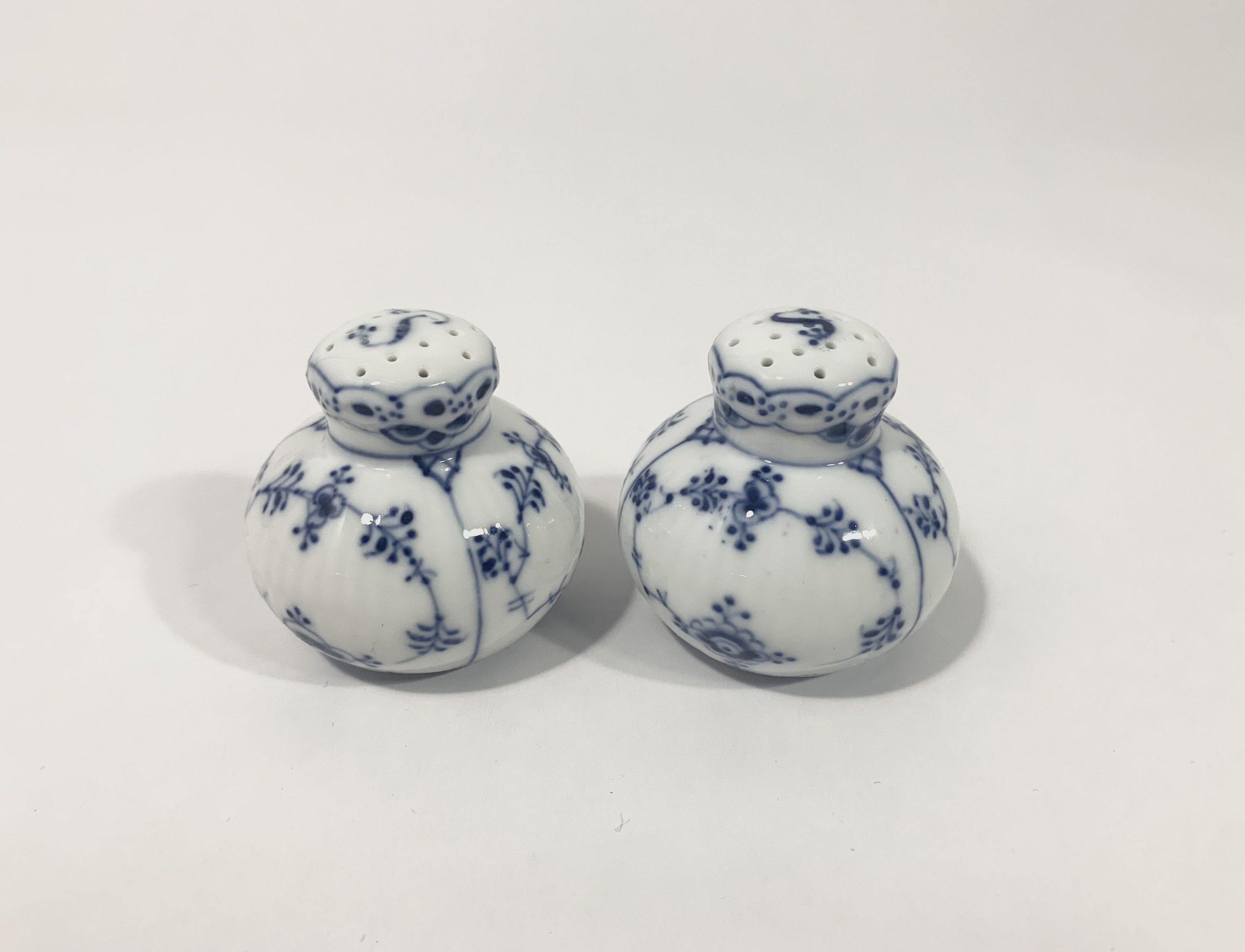 Royal Copenhagen Blue Fluted 711 & 712 Salt & Pepper Shaker Set