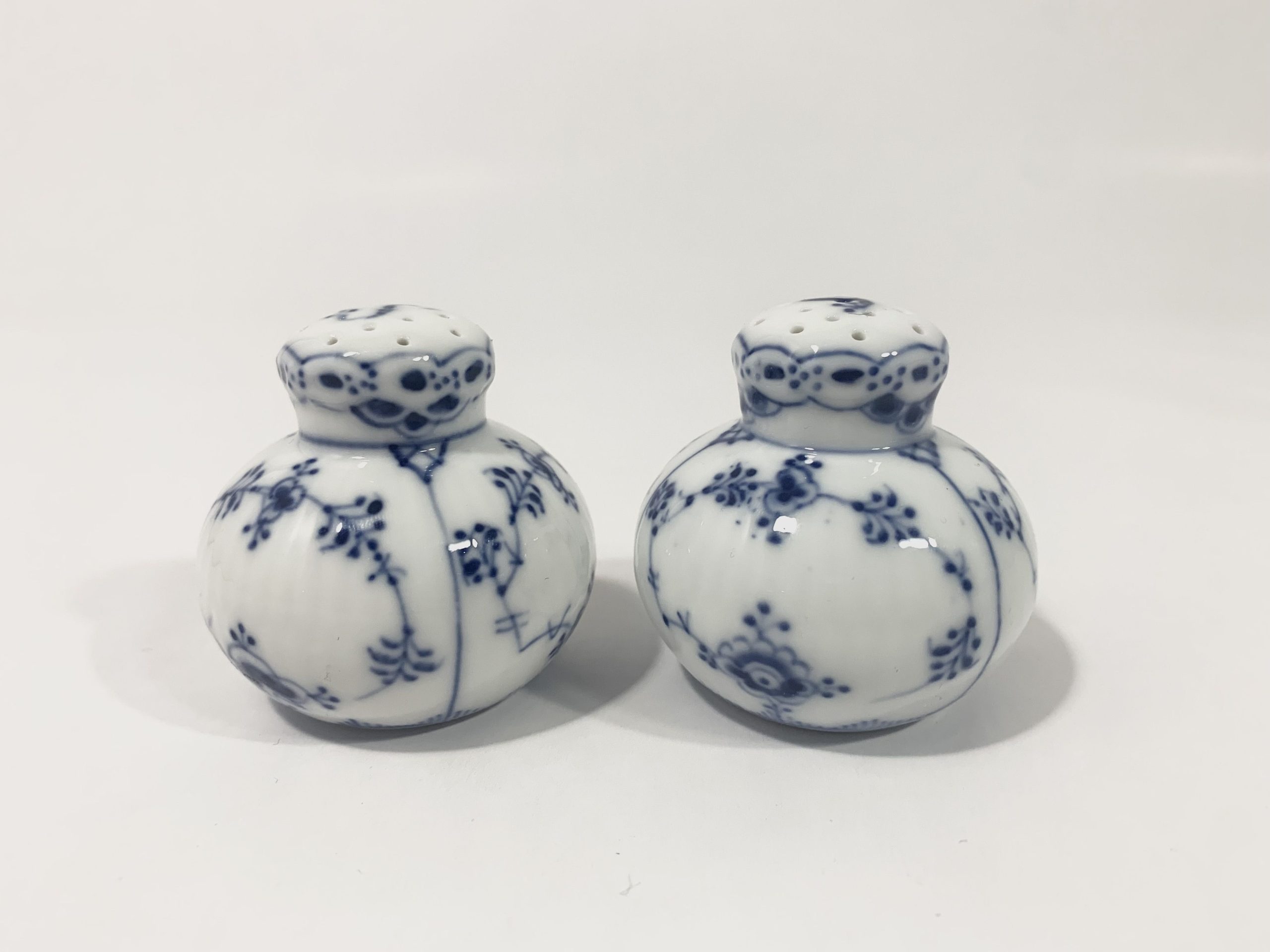 Royal Copenhagen Blue Fluted 711 & 712 Salt & Pepper Shaker Set