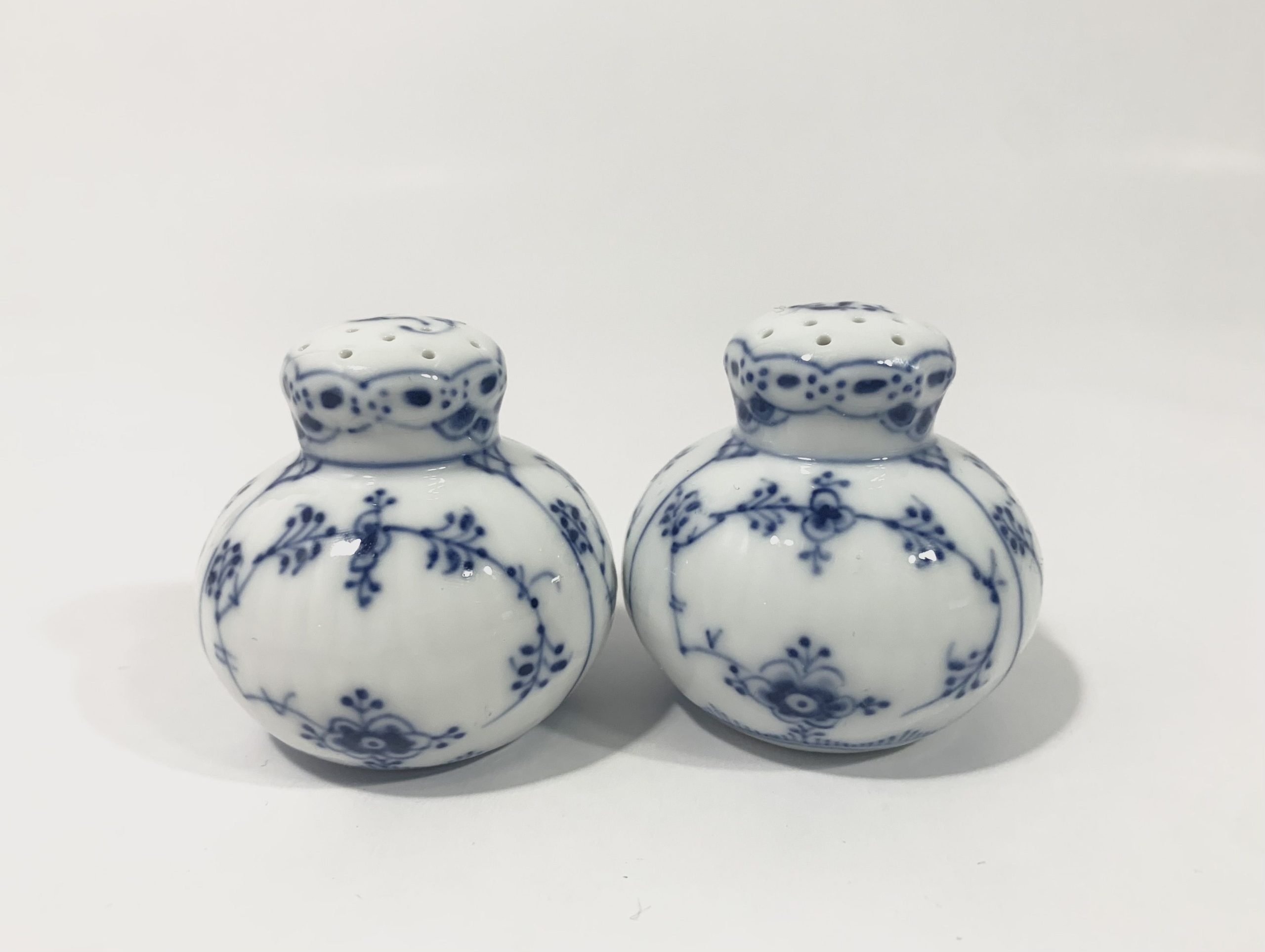 Royal Copenhagen Blue Fluted 711 & 712 Salt & Pepper Shaker Set