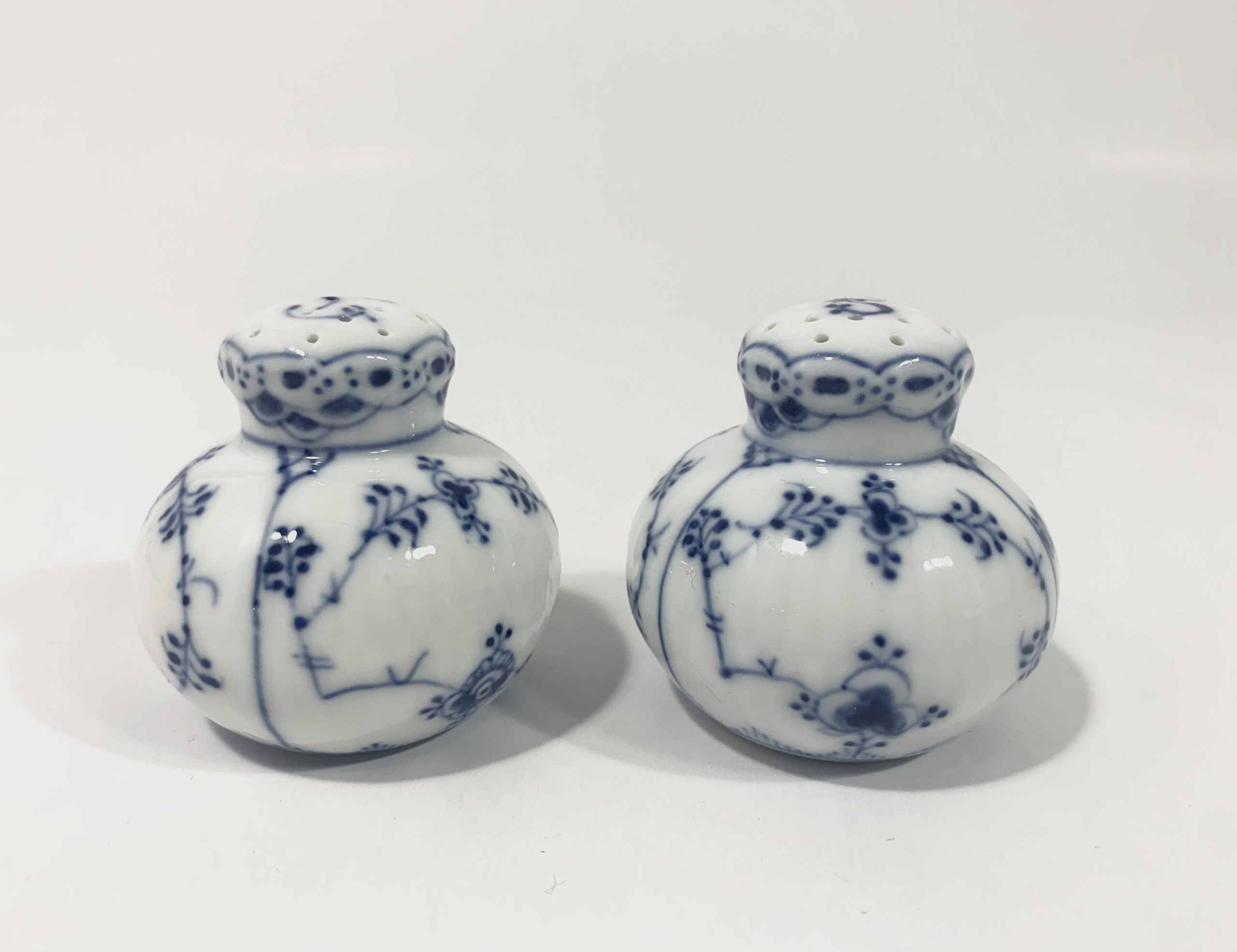Royal Copenhagen Blue Fluted 711 & 712 Salt & Pepper Shaker Set