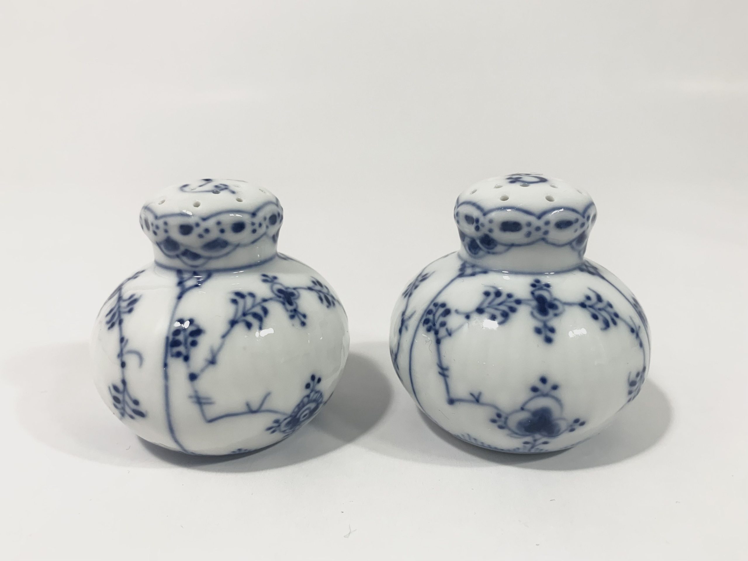 Royal Copenhagen Blue Fluted 711 & 712 Salt & Pepper Shaker Set