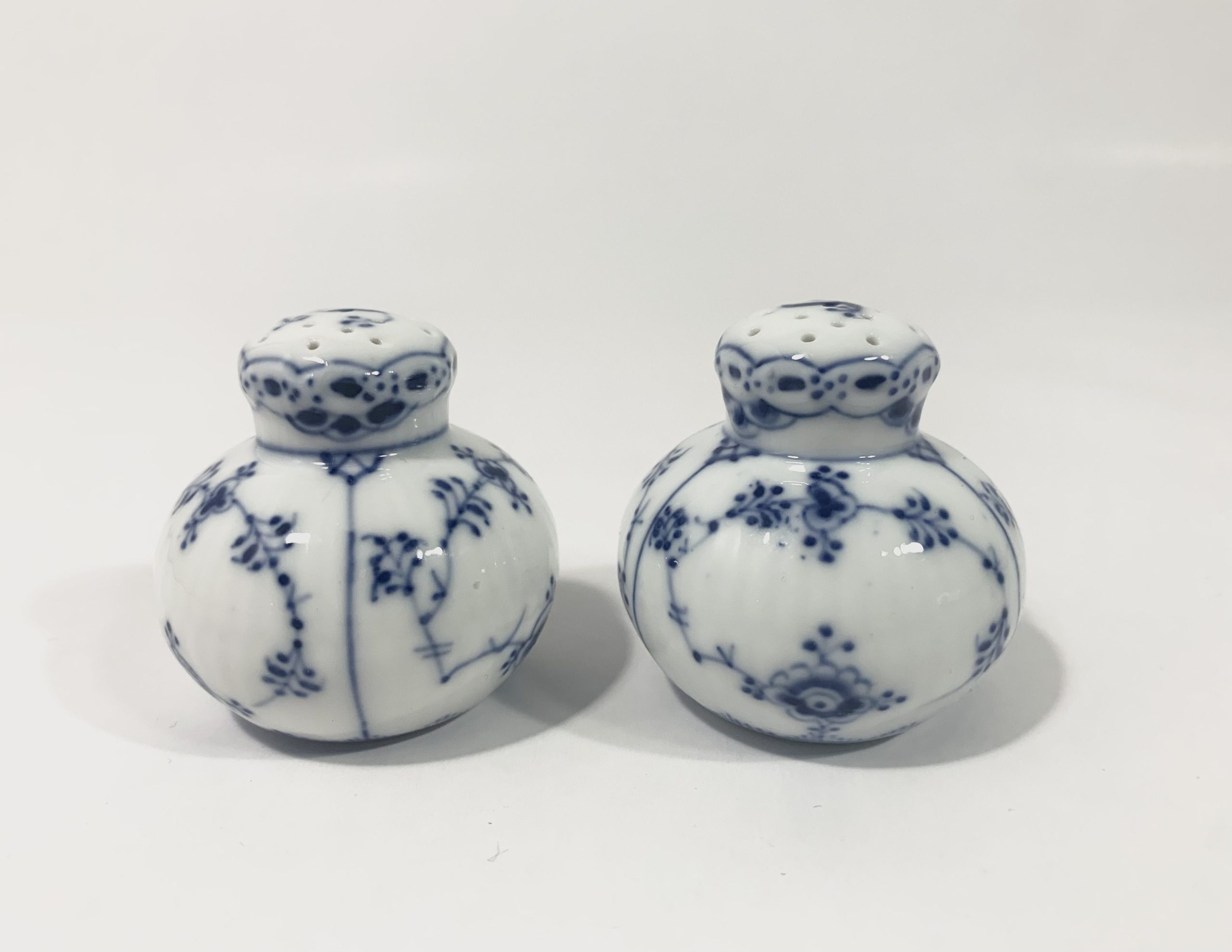 Royal Copenhagen Blue Fluted 711 & 712 Salt & Pepper Shaker Set