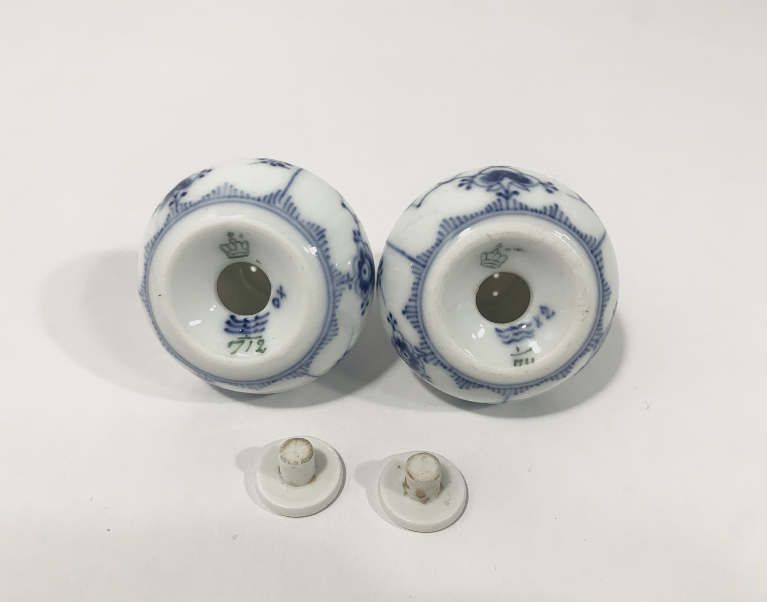 Royal Copenhagen Blue Fluted 711 & 712 Salt & Pepper Shaker Set