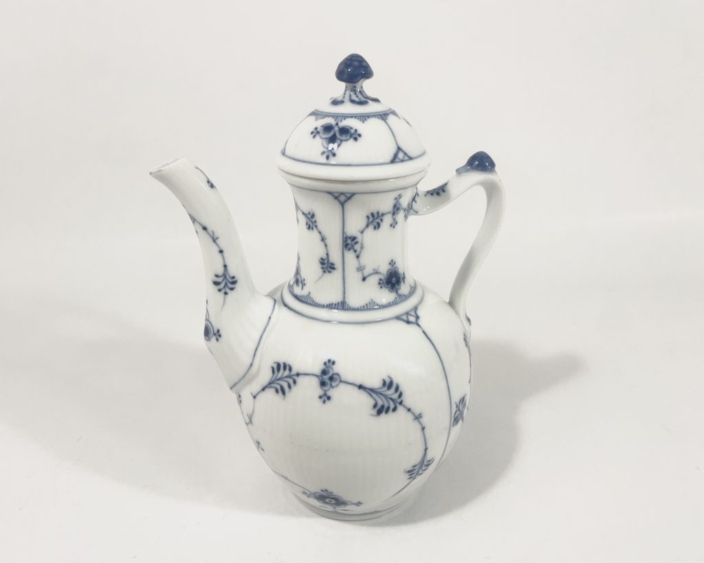 Royal Copenhagen Blue Fluted Plain 48 Coffee Pot 1923 - 1934