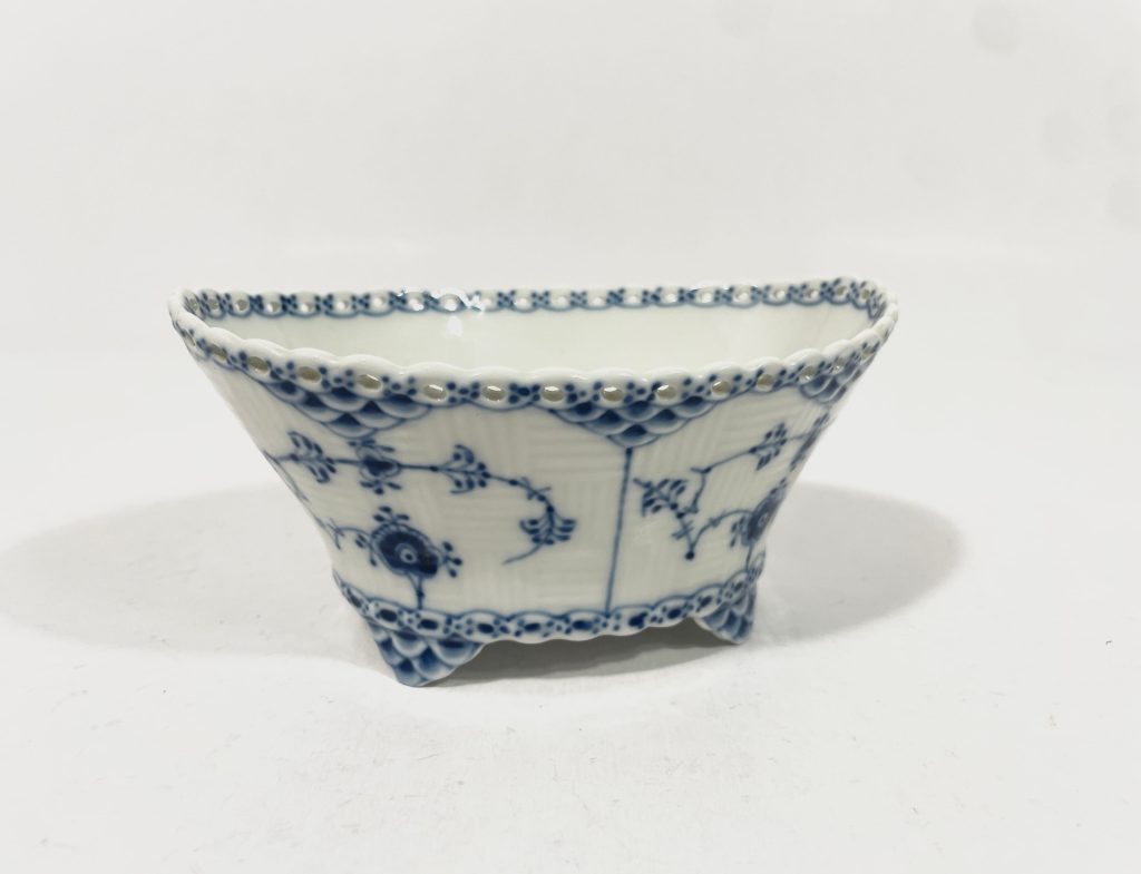 Royal Copenhagen Blue Fluted Full Lace 1177 Oval Bowl
